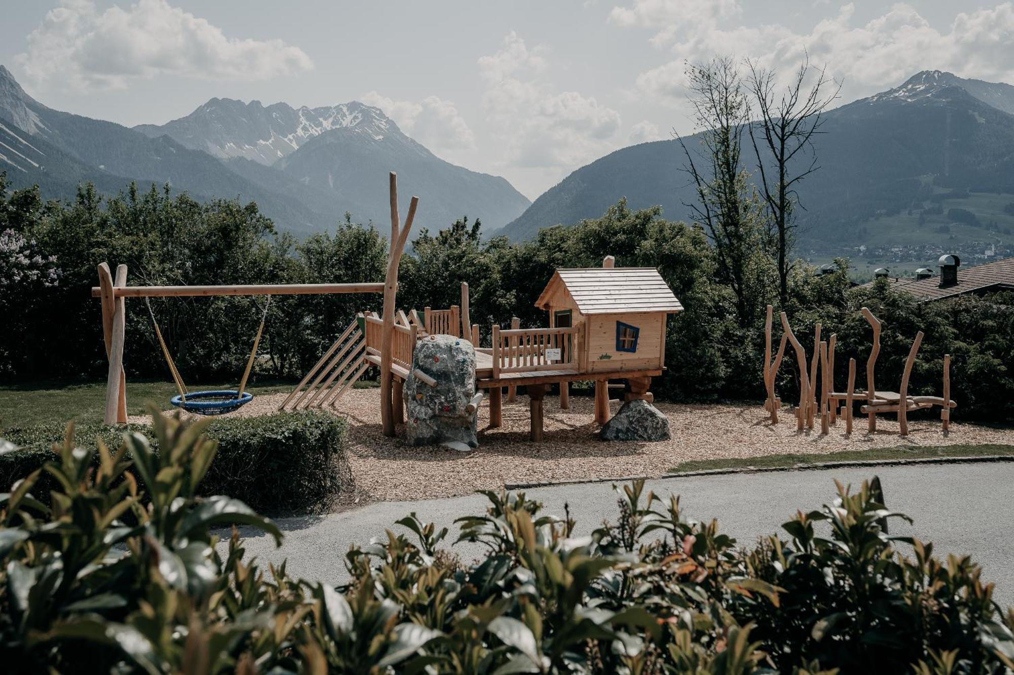 Alpenappartements Cristall * Ehrwald